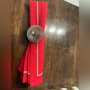 Lot of 4 pier 1 imports napkins and rings